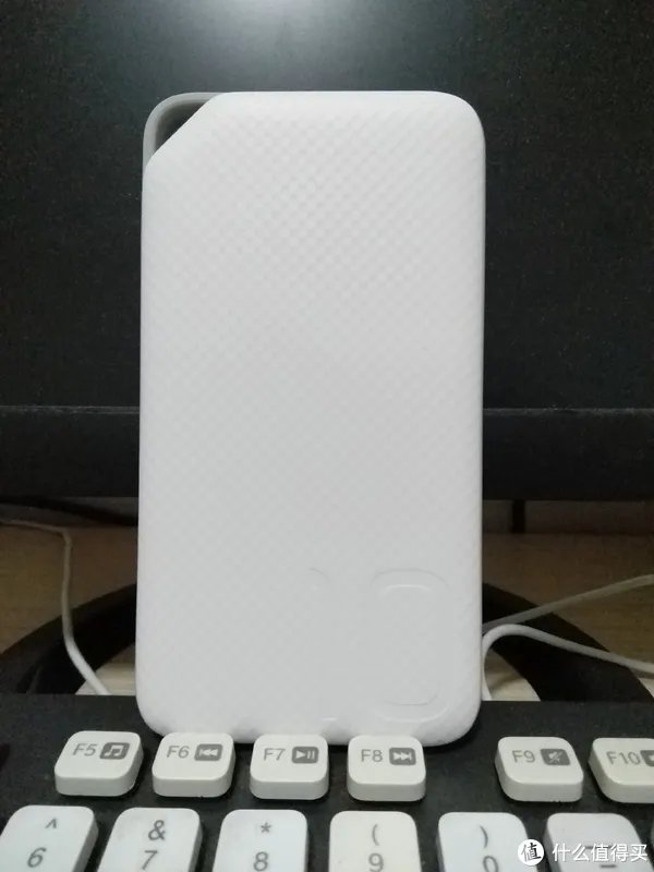或许真不值得买—HONOR 荣耀 10000mAh 移动电源 标准版 使用评测