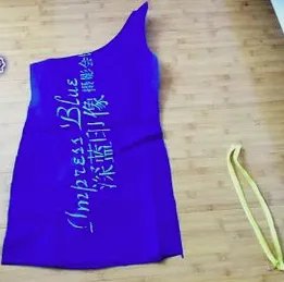 怎样用环保袋做衣服裙子图