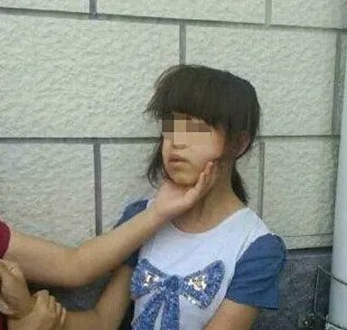 女生打呼噜遭群殴学校怎么处理的？