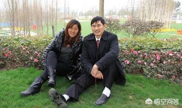 大衣哥朱之文在演艺界成名后，为什么不忘回乡种地？