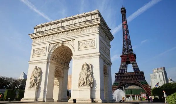 去深圳旅游，第一站应该选择去哪玩？可以推荐下么？