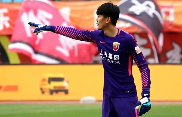 上港对亚泰的比赛吕文君换下陈彬彬后上港场上就没有u23球员了，这样情况合理吗？