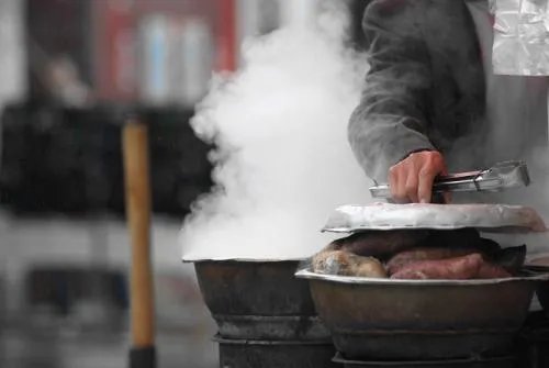 大爷卖红薯为什么求客别扫码？