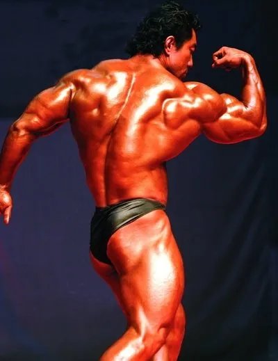 亚洲人能练成马库斯罗希尔的肌肉吗?要多久?