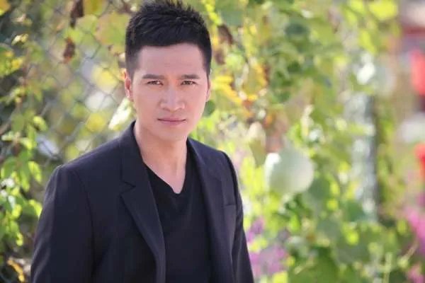 有一首歌的歌词是佛说什么什么