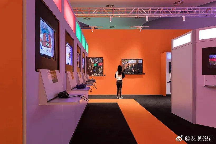 2018年深圳全球游戏潮流盛典的展厅看起来像一个巨大的像素迷...