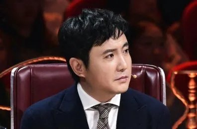 沙溢晒军艺毕业时的毕业照，为何引来沈腾、杨洋前来围观？