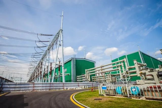 华三通信的设备为什么比较普及，而华为的感觉不算多？