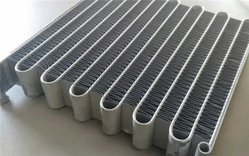 空调冷凝器在什么位置