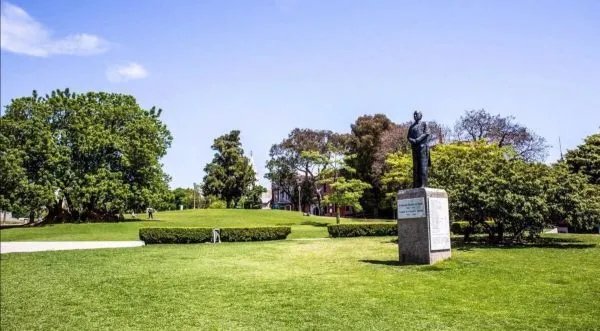 代表建议全面取消经营性公墓