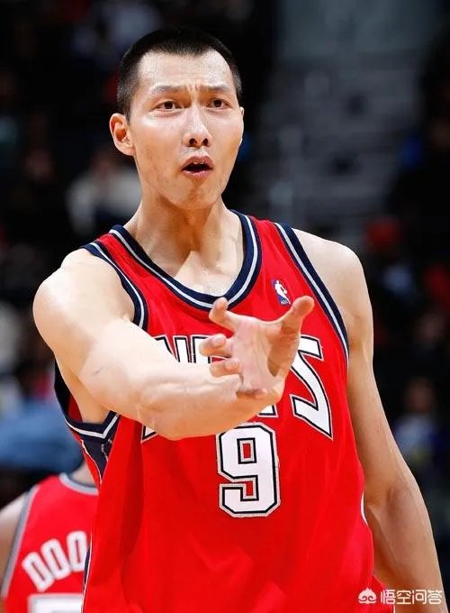 当时易建联用粤语怒喷加内特，为何赛后狼王还对他加以称赞？