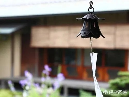 27岁郑爽疑自曝患上抑郁症，是观众对她太苛责，还是她太玻璃心？你们怎么看？