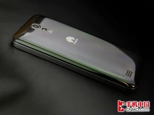 3.7寸双网智能社交靓机 华为S8600评测