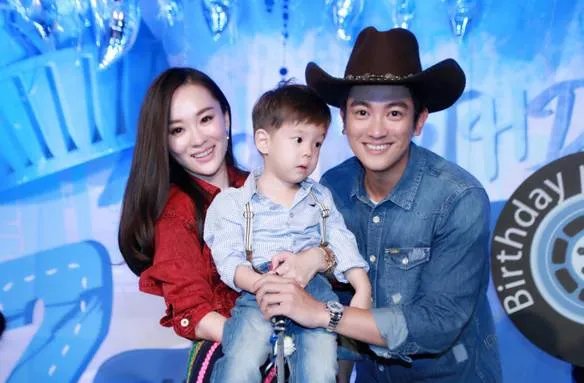 对生完孩子的昆凌,周杰伦半夜说了这样一句话....