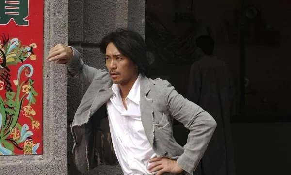 马云节目上问星爷:我一天进账百亿,星爷一句话让马云佩服,他是怎么说的?