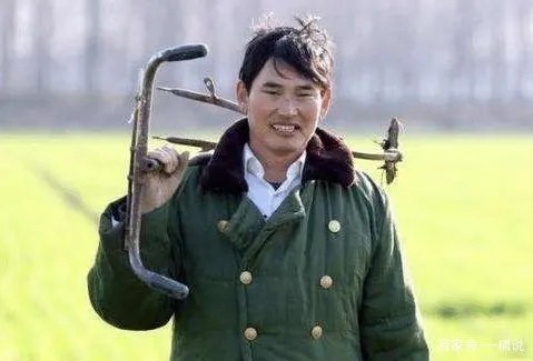 大衣哥朱之文是怎样出名的?出名后为何一直没离开村子?