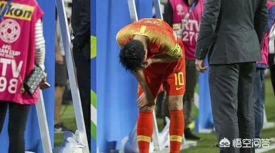 冯潇霆被恒大下放至预备队后，众多体坛大佬纷纷为其鸣不平，这种抱团方式你怎么看？