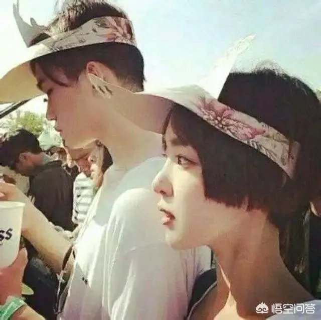 有没有这个图片的情侣头像呀？