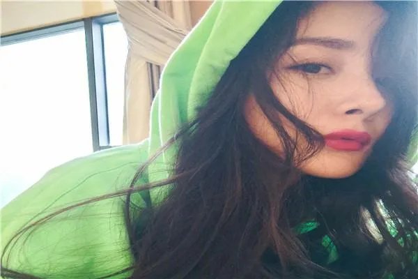 杨幂还和范思哲合作吗