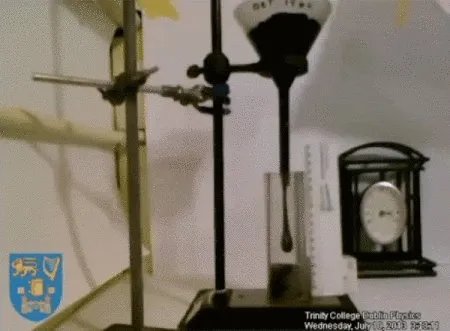 沥青滴漏：一个进行了将近百年的实验，到底为了证明什么？