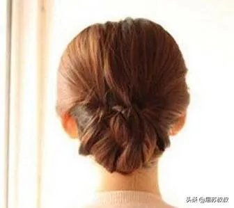 中长发怎么扎好看，简单编发盘发图解？