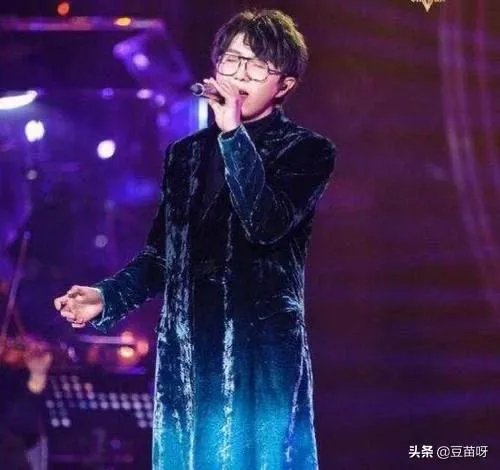 黄霄云会后悔第一期奇袭毛不易那么快吗？哪怕是听一会再奇袭，现在就不会给人一种那么强的针对性了，对吗？