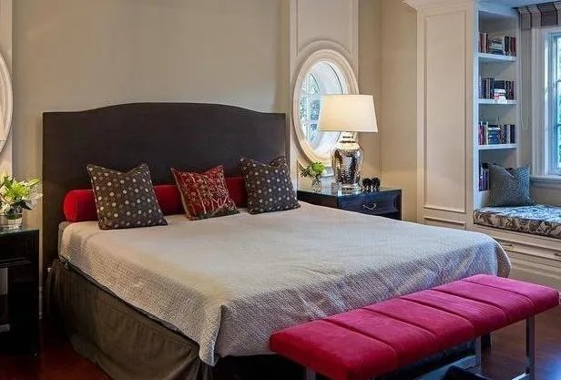 卧室里有什么家具