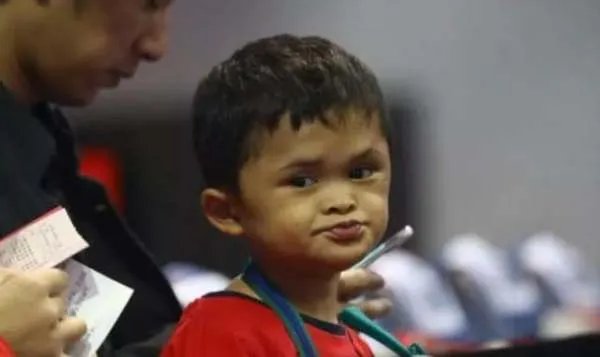 当年红极一时的“小马云”，遭公司解雇赶回农村后，现状如何？