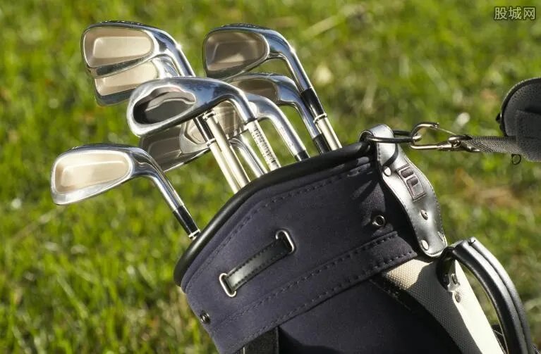 高尔夫球杆价格 一套高尔夫球杆多少钱