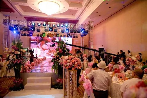 北京婚礼司仪一般多少钱    婚礼司仪应该具备什么条件