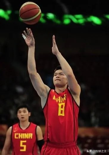 中国男篮主帅李楠在球员时期什么水平?和朱芳雨相比怎么样?