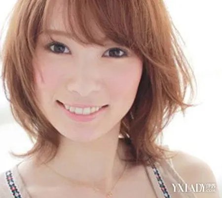 中发烫发发型图片欣赏4款发型让你更甜美