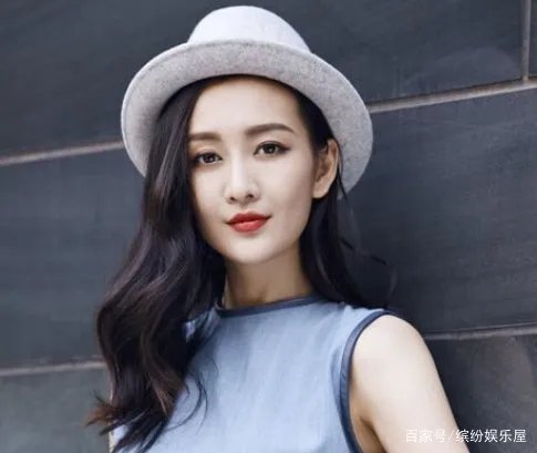 王鸥被小鲜肉探班，两人酒店过夜后挽手出门，是恋情曝光了吗？