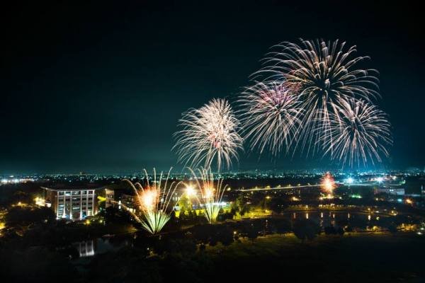 你就像烟火的美丽那么美丽是哪首歌的歌词