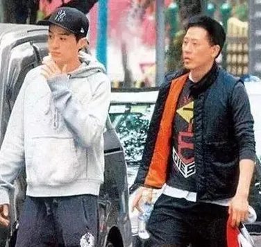 失去张国荣的唐鹤德现在过得怎么样？