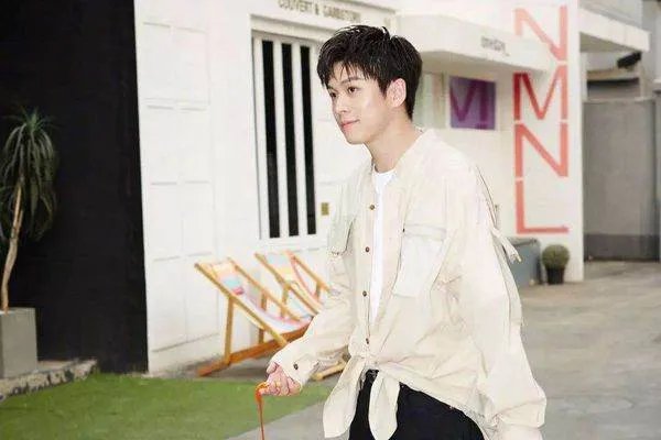 武艺恋情曝光，有谁知道他女朋友是什么人吗？