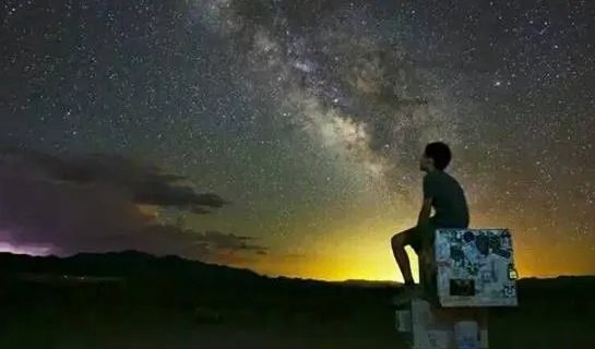 在婚礼上男生独唱歌曲有哪些 男生容易唱的歌有哪些