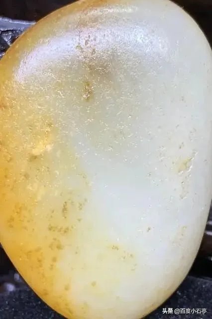 石友们，把你们的新疆和田玉、籽料原石和天然奇石发个图出来让石友们看看学习下？