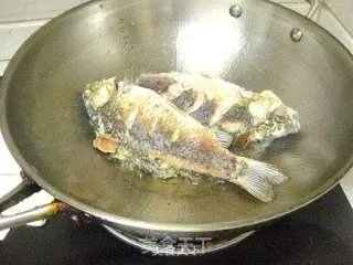 红烧鲫鱼