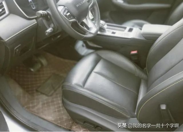 RX5 PLUS的空间怎么样啊,尤其是后排的?