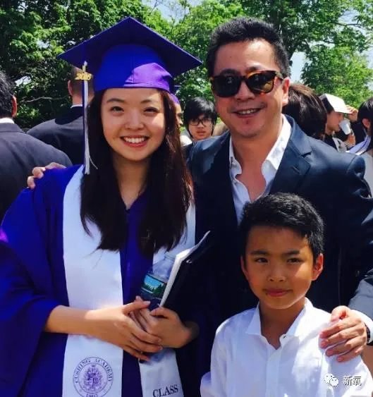 王中磊闺女晒长腿照，娱乐圈大佬们的千金都长什么样？