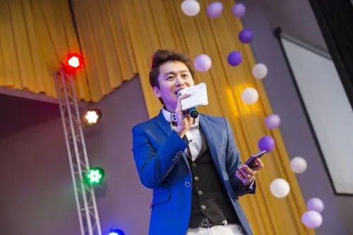 婚礼主持人收入怎么样  如何做好一个婚礼主持人