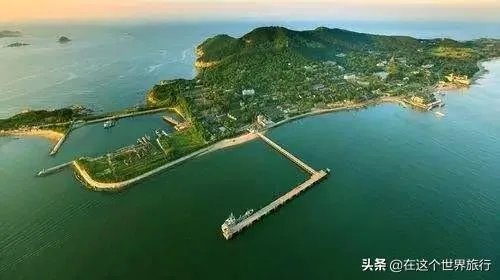 一家三口到威海旅游三天,有哪些景点、住宿和美食值得推荐?