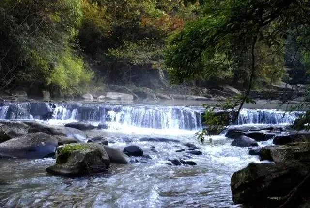 重庆出发3天自驾游攻略求推荐？