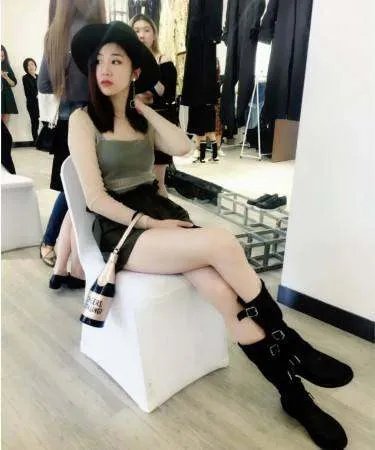 男篮功勋王仕鹏身价千万，娶模特娇妻，如今现状如何呢？