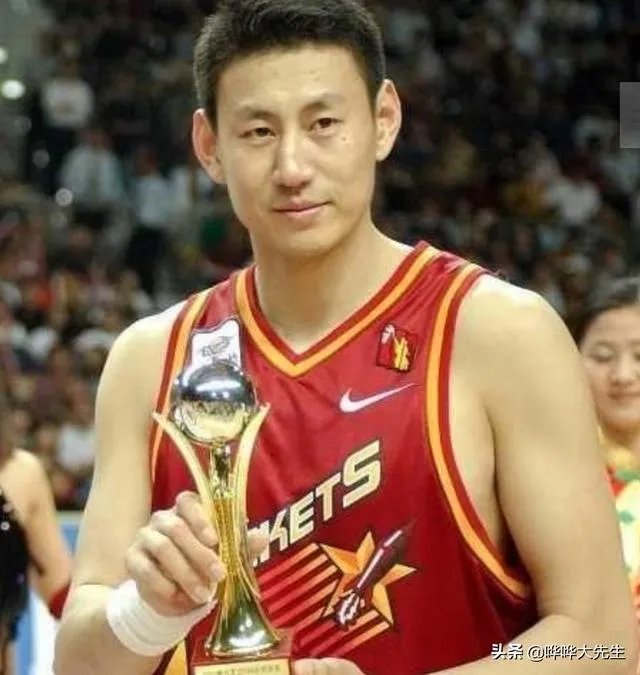 中国男篮主帅李楠在球员时期什么水平?和朱芳雨相比怎么样?