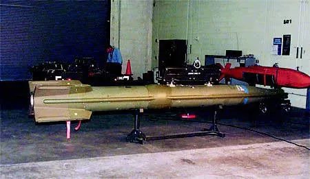 巨型钻地弹的武器性能