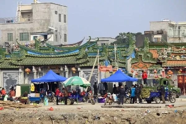 湖南湘潭交通事故导致多人死伤，这样大的交通事故，司机应该负什么责任？