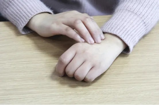 手腕一用力或旋转就疼是怎么回事