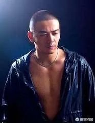 国内外有哪些明星秃头了依然很帅的？